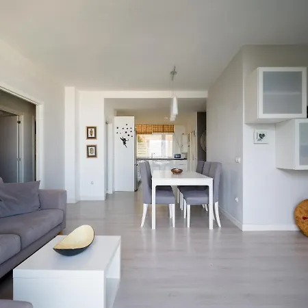 Home2book Comfy & Bright Apt View 아파트