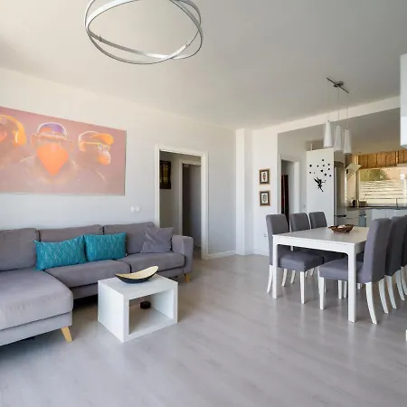 Home2book Comfy & Bright Apt View 아파트 *